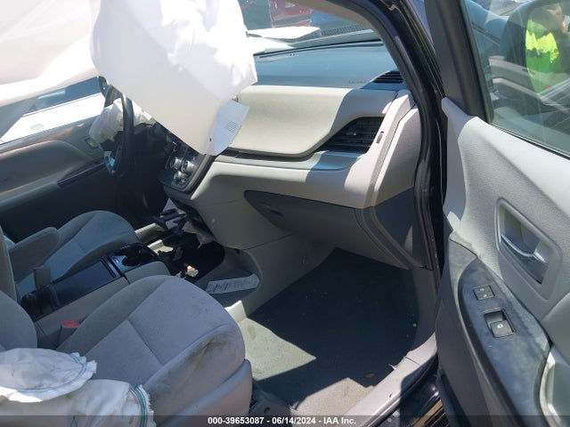 Toyota SIENNA LE 2020 5TDKZ3DC9LS064219 Image 5