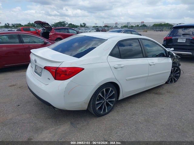 Toyota COROLLA SE 2018 5YFBURHE2JP770550 Image 4