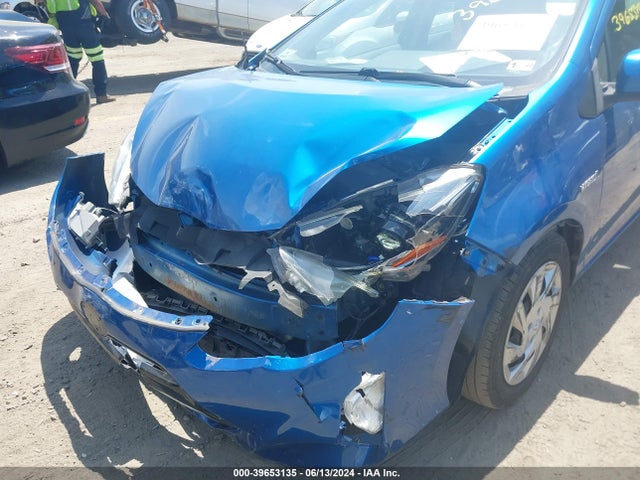 Toyota Prius C Two 2015 JTDKDTB3XF1096213 Image 6