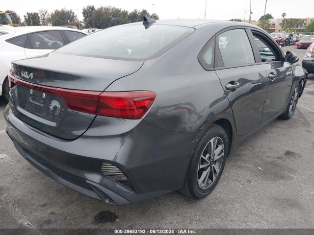 3KPF24AD8NE478162 KIA Forte Lxs