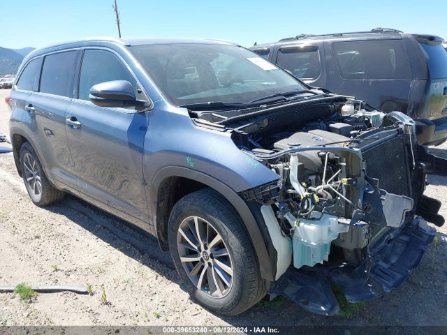 Toyota Highlander Xle 2017 5TDJZRFH2HS459180 Image 1
