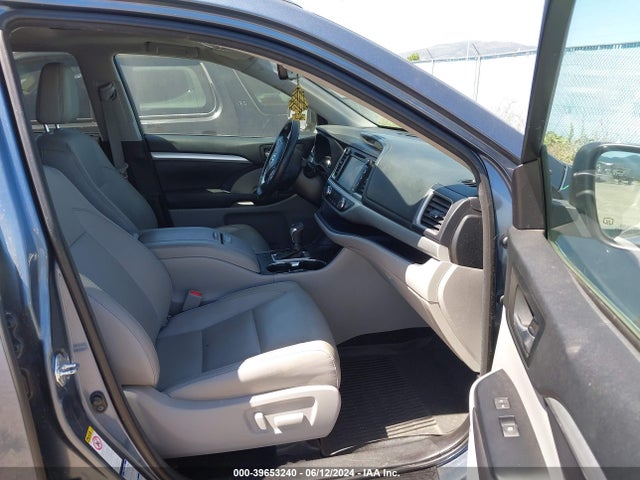 Toyota Highlander Xle 2017 5TDJZRFH2HS459180 Image 5