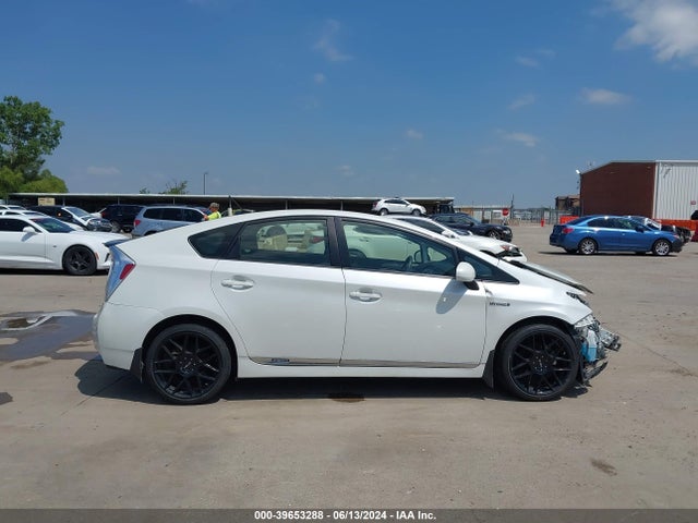 Toyota Prius Three 2015 JTDKN3DU5F0395052 Image 14