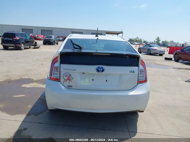 Toyota Prius Three 2015 JTDKN3DU5F0395052 Image 17