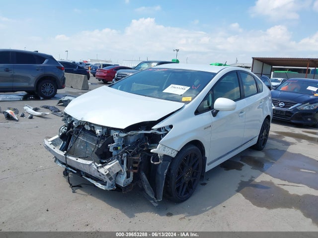 Toyota Prius Three 2015 JTDKN3DU5F0395052 Image 2