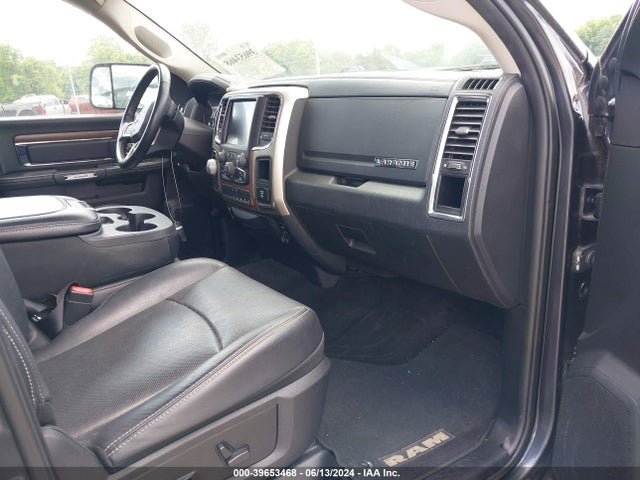 1C6RR7VTXHS592488 RAM 1500 Laramie  4x4 6'4 Box