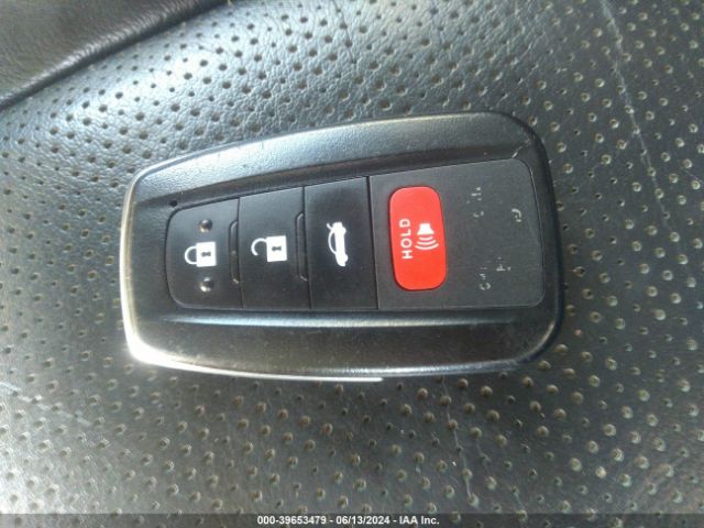 4T1B61HK6JU043427 Toyota CAMRY XSE