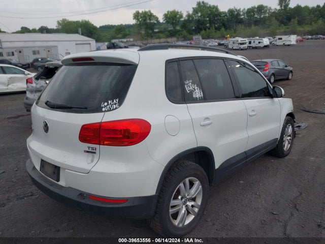 WVGBV7AX4GW581584 Volkswagen TIGUAN S