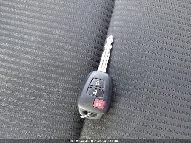 Toyota RAV4 LE 2016 JTMZFREV1GJ081805 Image 11