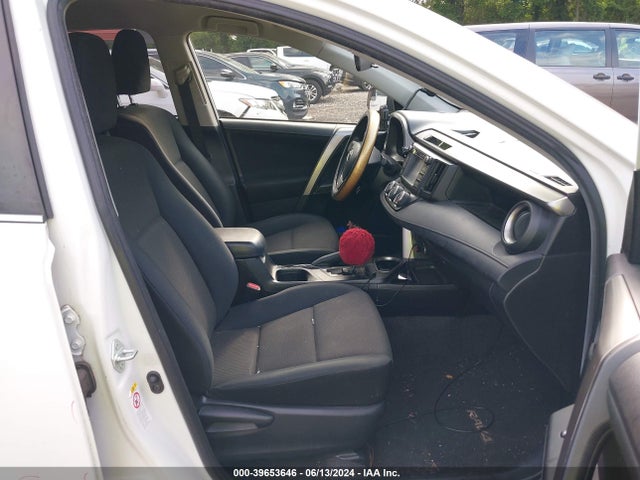 Toyota RAV4 LE 2016 JTMZFREV1GJ081805 Image 5