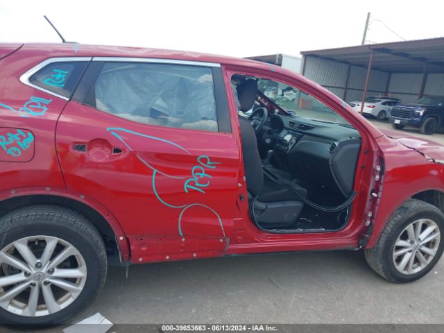 JN1BJ1CP9JW183792 Nissan Rogue Sport S