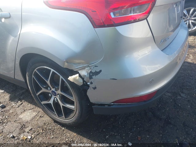 Ford FOCUS SEL 2018 1FADP3M25JL242699 Image 17