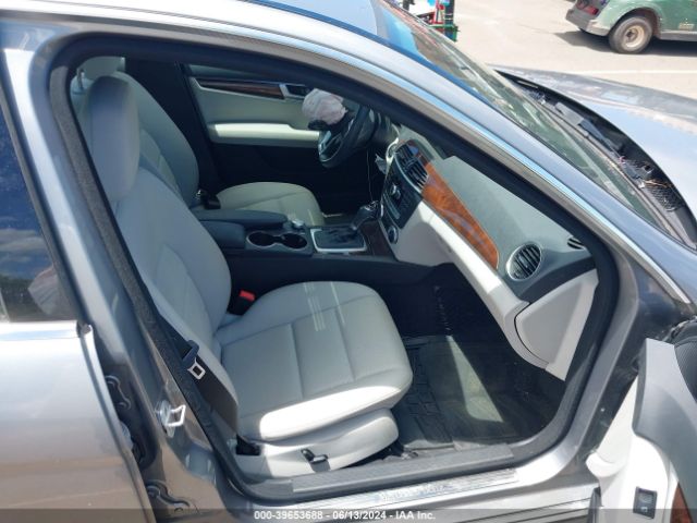 WDDGF4HB0EA965961 Mercedes-Benz C 250 Luxury/sport