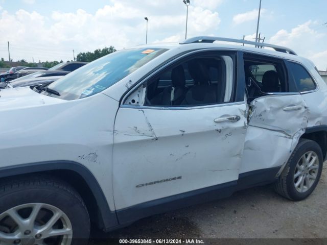 1C4PJLLBXJD590695 Jeep Cherokee Latitude Plus Fwd