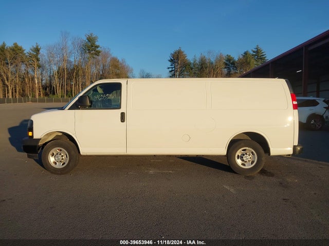 1GCZGHFP0N1281806 Chevrolet Express Cargo Rwd 3500 Extended Wheelbase Wt