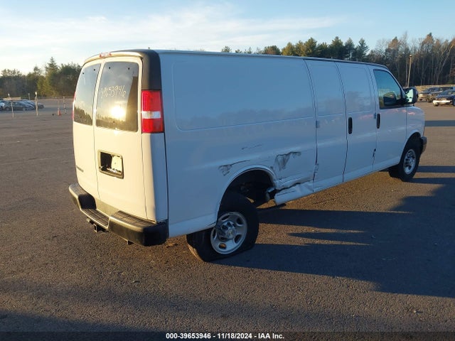 1GCZGHFP0N1281806 Chevrolet Express Cargo Rwd 3500 Extended Wheelbase Wt
