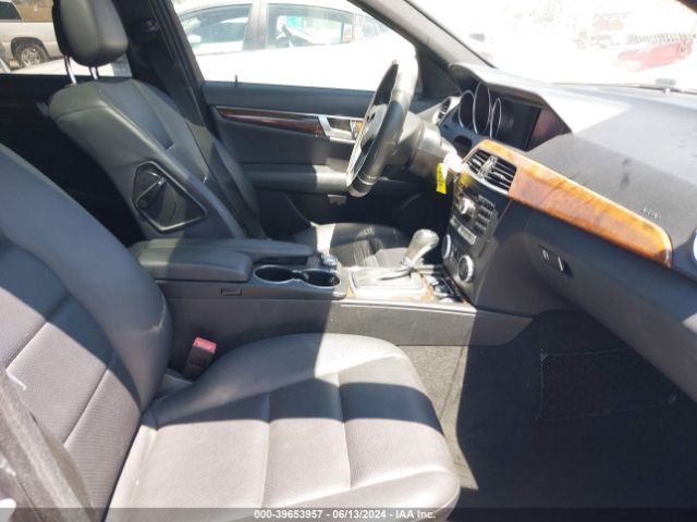 WDDGF4HB4ER305679 Mercedes-Benz C 250 Luxury/sport