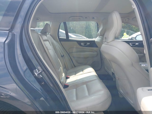 Volvo V60 T5 Momentum 2020 YV1102EK5L1381735 Image 8