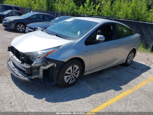 Toyota Prius Two 2018 JTDKBRFU5J3603656 Image 2