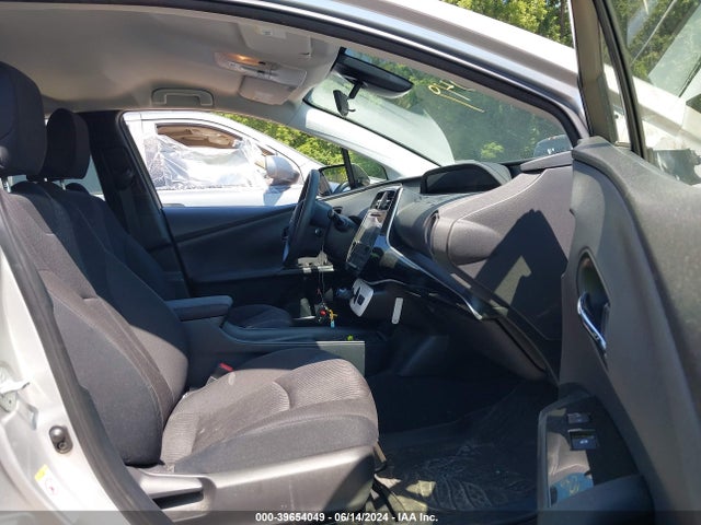 Toyota Prius Two 2018 JTDKBRFU5J3603656 Image 5