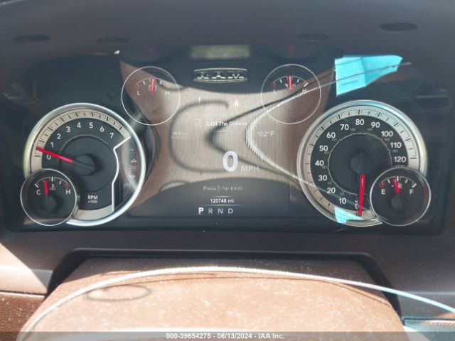 1C6RR7NT3JS104486 RAM 1500 Laramie  4x4 5'7 Box