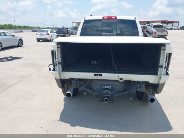 1C6RR7NT3JS104486 RAM 1500 Laramie  4x4 5'7 Box