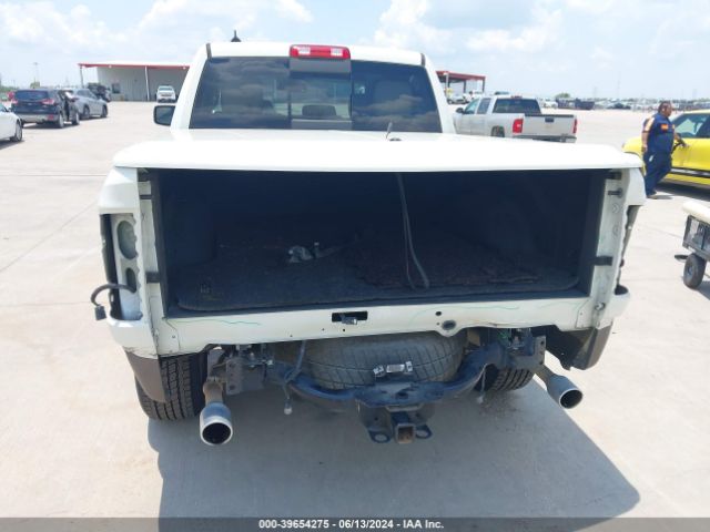 1C6RR7NT3JS104486 RAM 1500 Laramie  4x4 5'7 Box