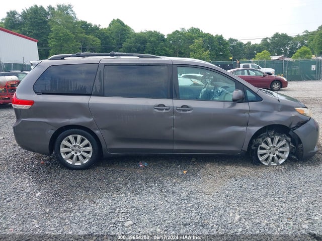 Toyota Sienna Le 7 Passenger 2014 5TDJK3DC2ES084427 Image 13