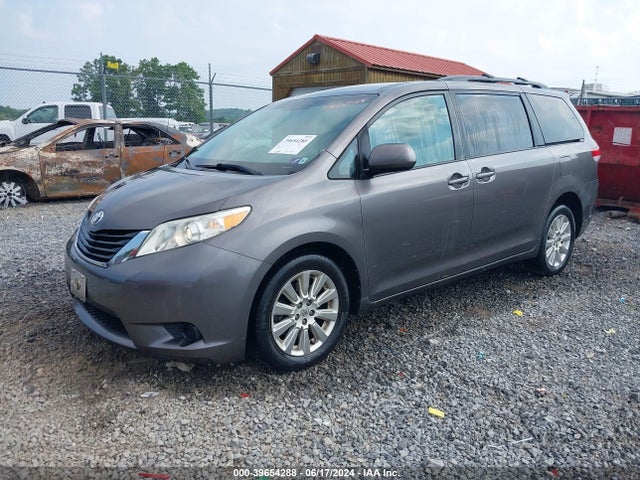 Toyota Sienna Le 7 Passenger 2014 5TDJK3DC2ES084427 Image 2