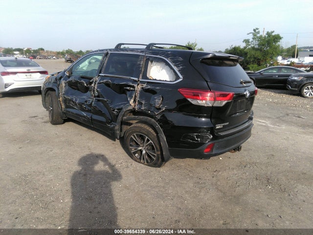 Toyota Highlander Le 2017 5TDBZRFH3HS463341 Image 3
