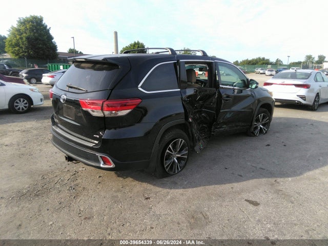 Toyota Highlander Le 2017 5TDBZRFH3HS463341 Image 4