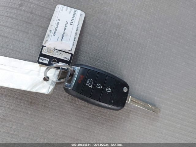KNDMB5C13G6145246 KIA SEDONA LX