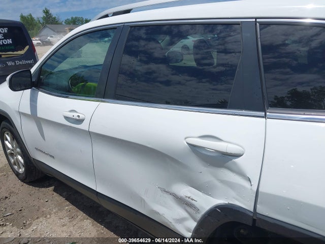 1C4PJMCB3HD220124 Jeep Cherokee Latitude 4x4