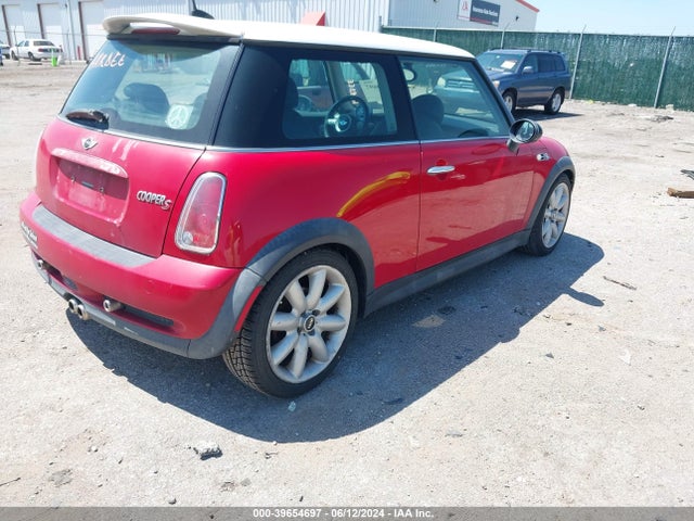 2006 MINI COOPER S WMWRE33576TJ39256 Photo 3