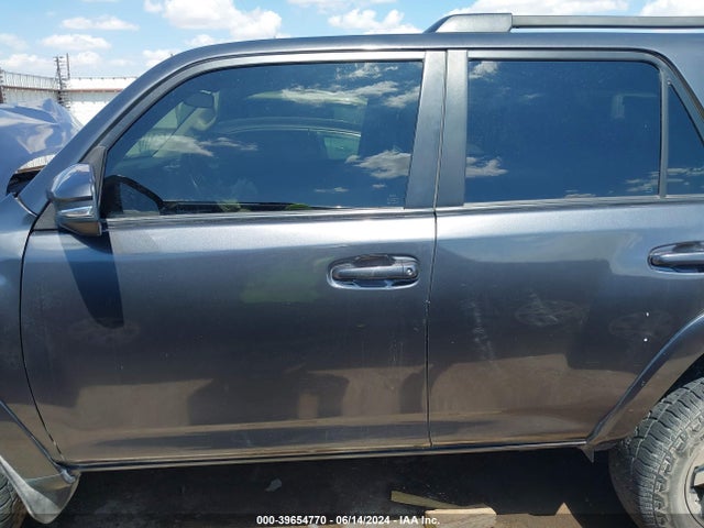 Toyota 4runner Trd Off Road Premium 2018 JTEBU5JR7J5536046 Image 15