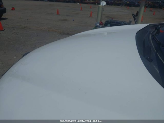 JTMZFREV1GD085416 Toyota RAV4 LE