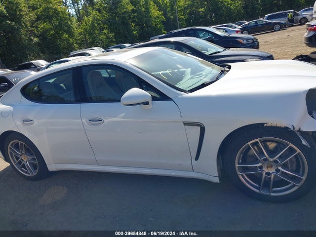 Porsche Panamera 2/4/4 Edition/edition 2016 WP0AA2A71GL001899 Image 13