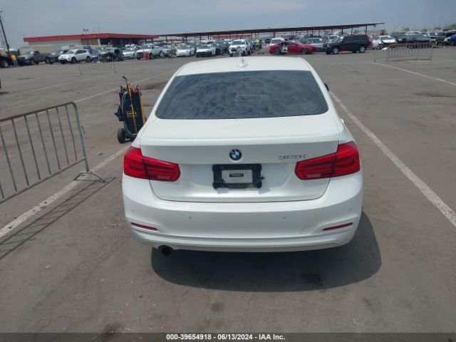 WBA8A9C53GK615956 BMW 320i