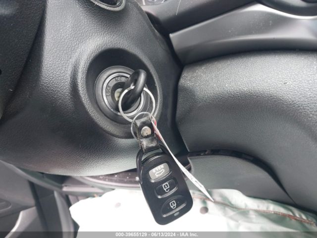 KMHD74LF5LU078982 Hyundai ELANTRA SE