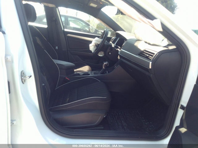3VWBM7BUXPM045361 Volkswagen Jetta 1.5t Sport