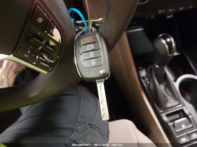 KM8J23A47LU169569 Hyundai TUCSON SE