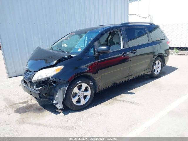 Toyota Sienna Le V6 8 Passenger 2014 5TDKK3DC5ES409298 Image 2