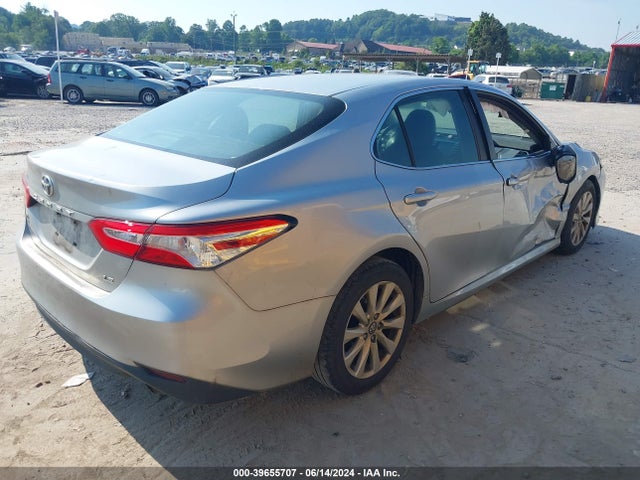 Toyota CAMRY LE 2018 4T1B11HK4JU580621 Image 4