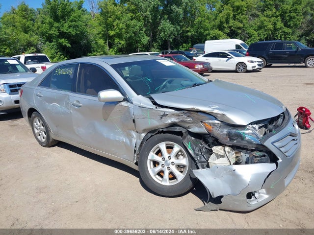39656203 :رقم المزاد ، 4T1BF3EK8BU652486 vin ، 2011 Toyota Camry Le مزاد بيع