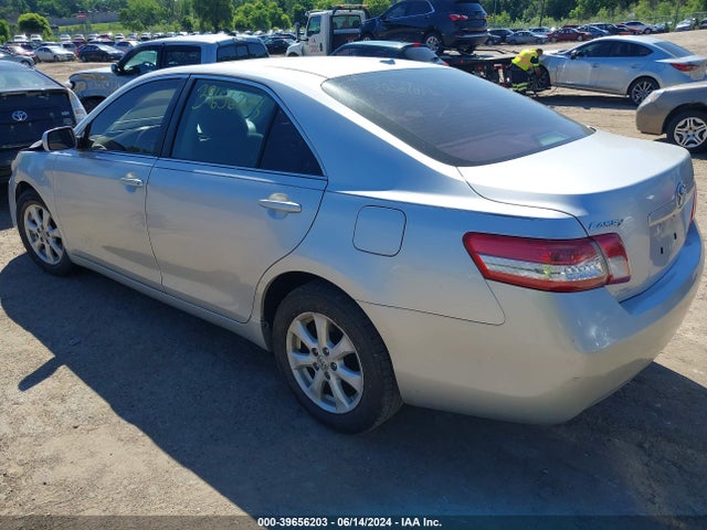39656203 :رقم المزاد ، 4T1BF3EK8BU652486 vin ، 2011 Toyota Camry Le مزاد بيع