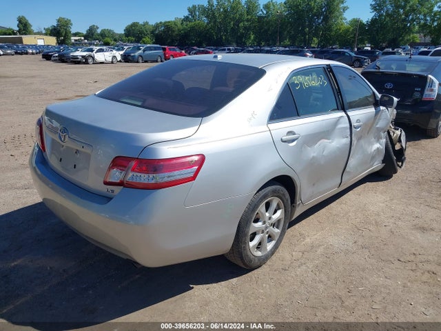 39656203 :رقم المزاد ، 4T1BF3EK8BU652486 vin ، 2011 Toyota Camry Le مزاد بيع