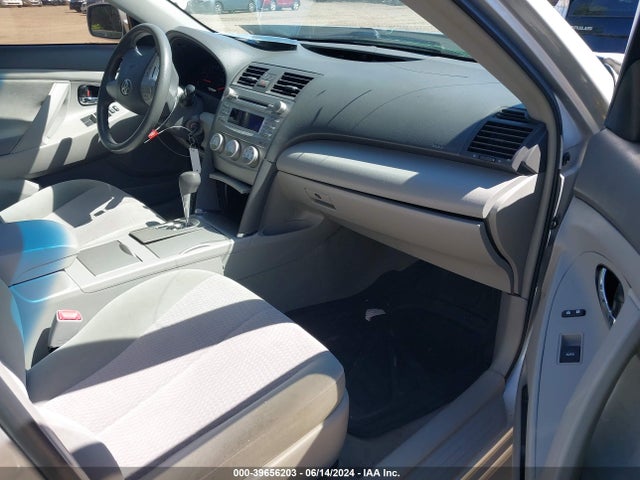 39656203 :رقم المزاد ، 4T1BF3EK8BU652486 vin ، 2011 Toyota Camry Le مزاد بيع