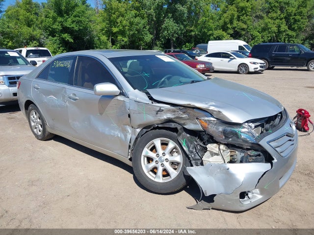 39656203 :رقم المزاد ، 4T1BF3EK8BU652486 vin ، 2011 Toyota Camry Le مزاد بيع
