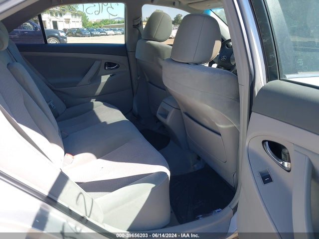 39656203 :رقم المزاد ، 4T1BF3EK8BU652486 vin ، 2011 Toyota Camry Le مزاد بيع