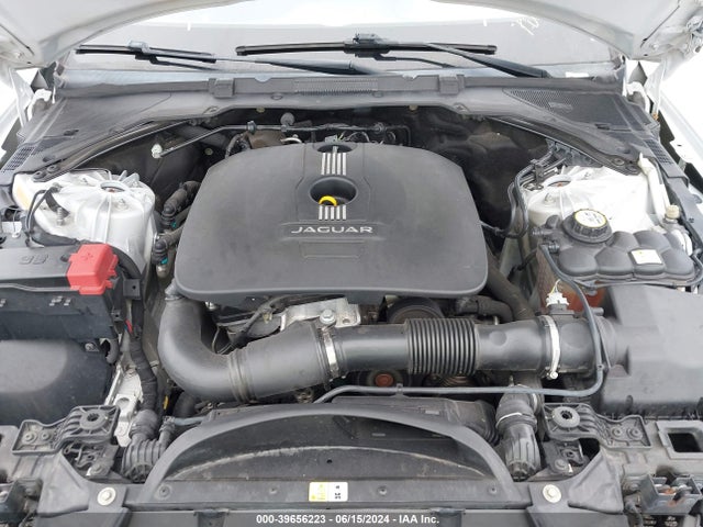 2017 JAGUAR XE SAJAD4BG6HA972073 Photo 9